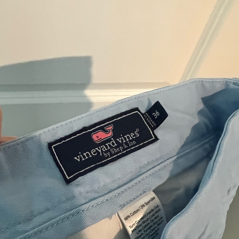 Like New Vineyard Vines 9 inch Breaker Shorts in Jake Blue - Picture 3 of 6